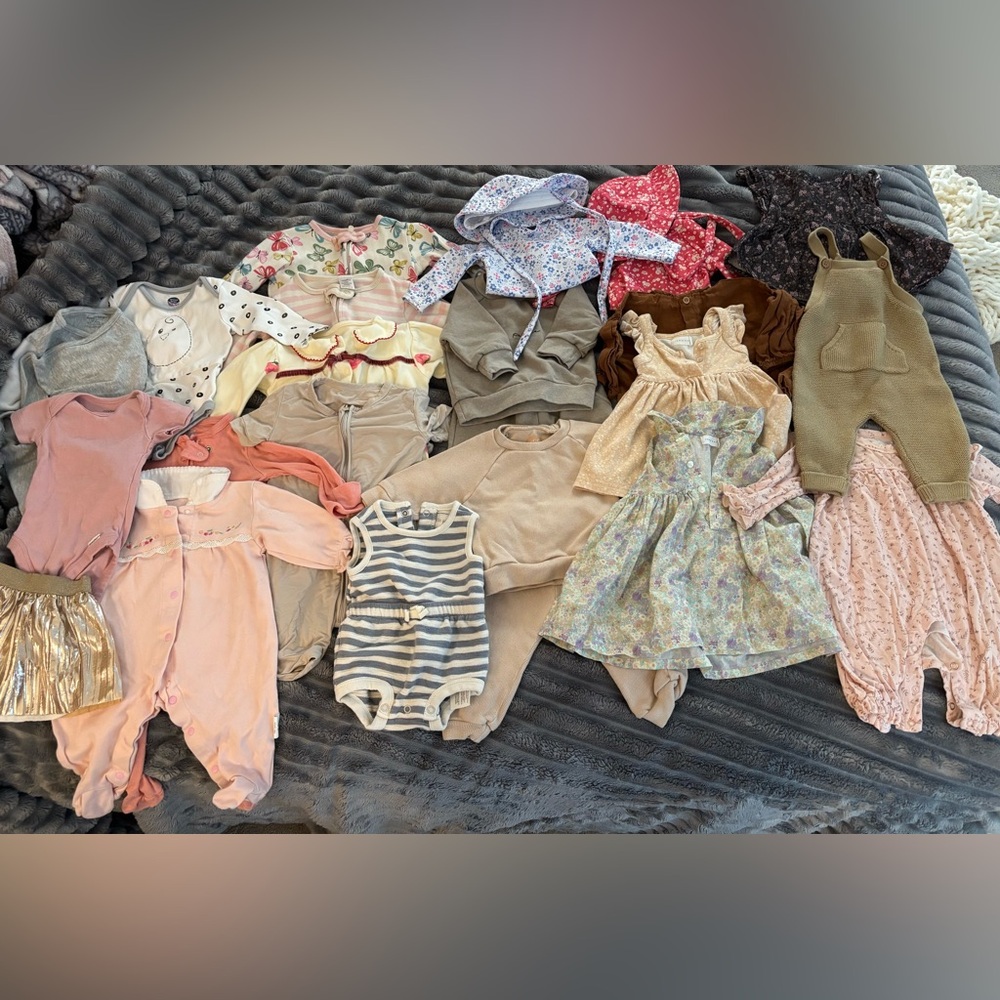 BUNDLE OF BABY GIRLS CLOTHES 3-6months